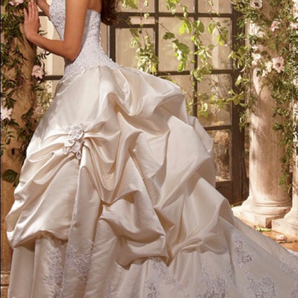 Eve of Milady Bridal Ball Gown NWT